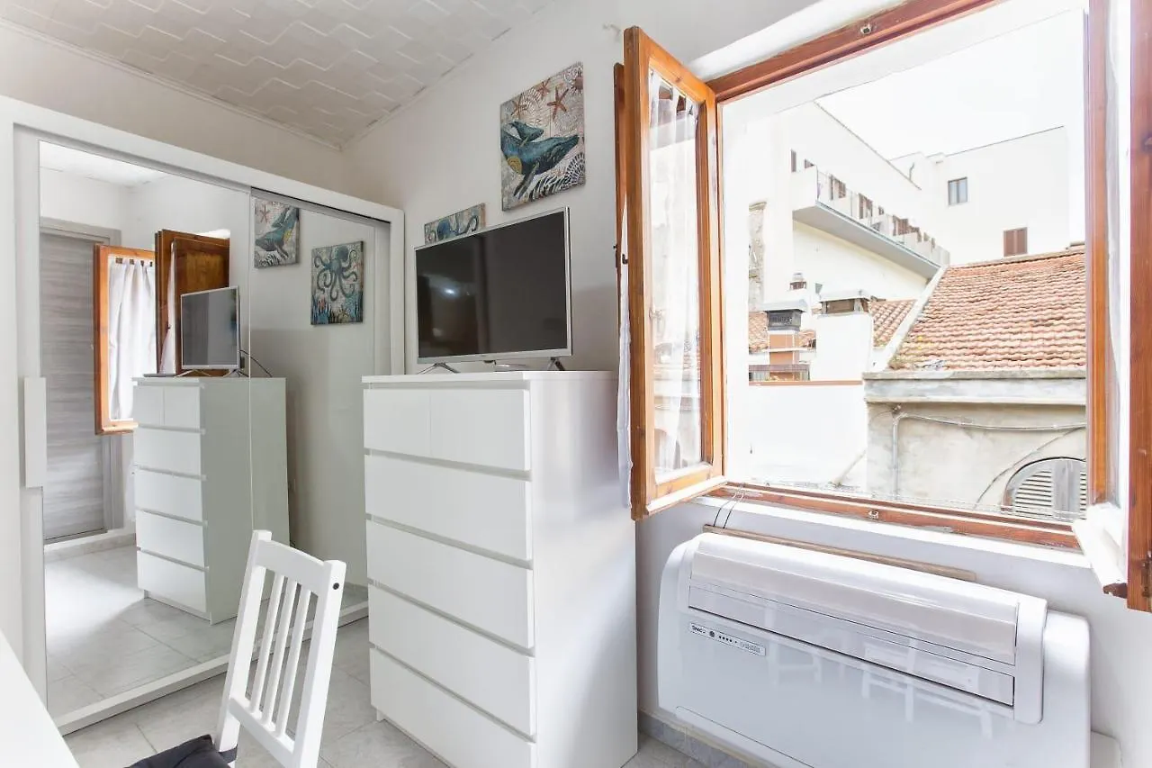 Old Town Studio Flat Apartment Alghero Italy